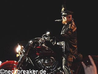 live 20150606 0502 priest