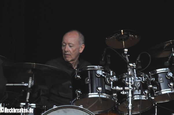 live 20180606 0201 aliveanddangerous