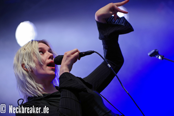 live 20170308 02 01 PrettyMaids