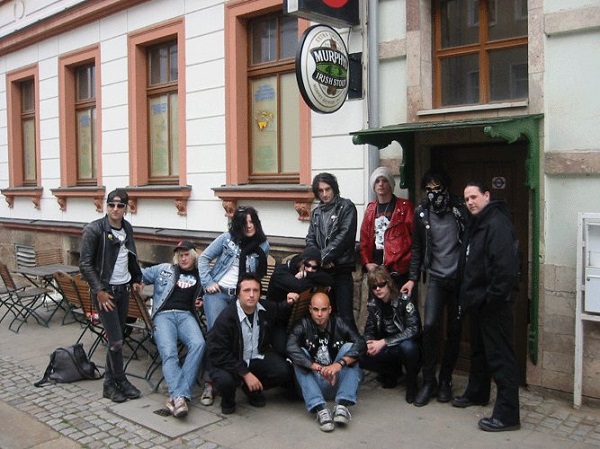 interviews 20170416 TheRevolvers2