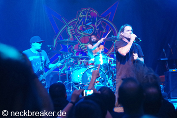 live 20131122 0212 uglykidjoe Kopie