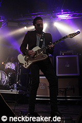 live 20141115 02 03 RivalSons