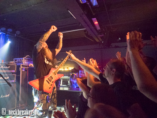 live 20150726 0204 crowbar