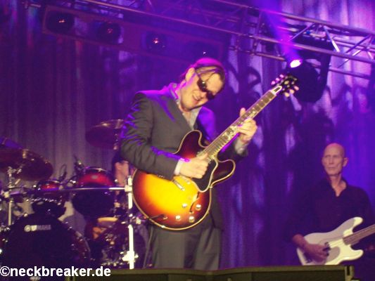 live 20151016 0104 bonamassa