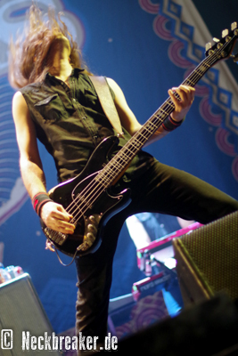 live 20151216 0104 amorphis1