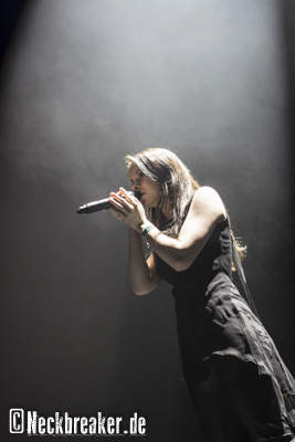 20160319 01 01 BeyondTheBlack