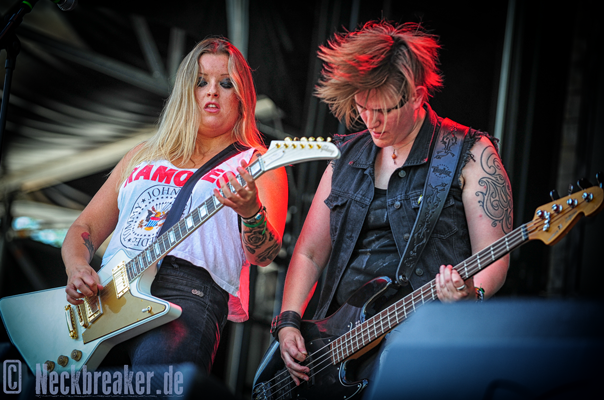  live 20170623 0201 thundermother 400