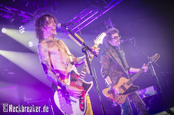 live 20231118 0219 thedarkness 33955