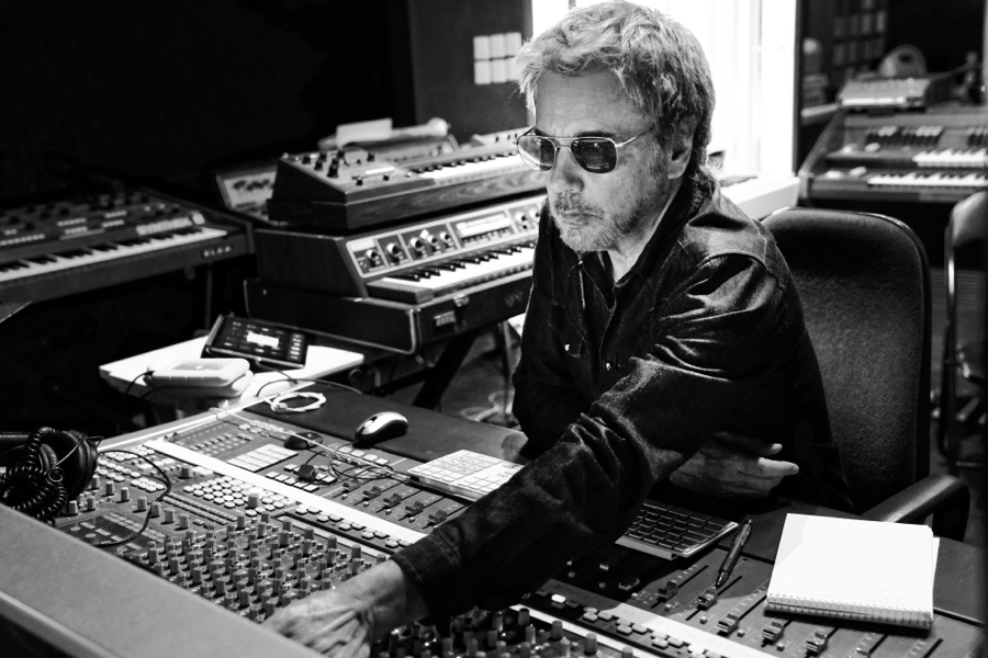 Jean Michel Jarre O3 02 studio px900