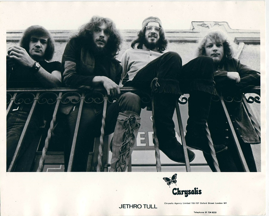 Jethro Tull Stand Up 1