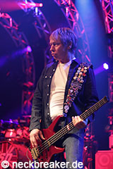 live 20141125 02 04 StatusQuo