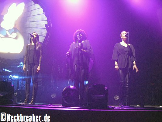 live 20191107 0104 britfloyd