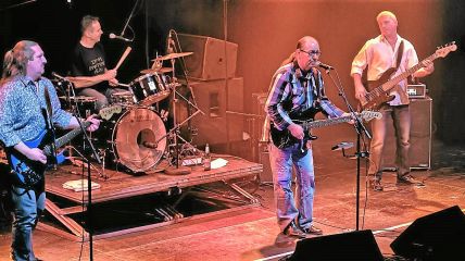 news 20200728 CCR Revival Musiktheater Rex